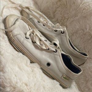 White Simple Sneakers